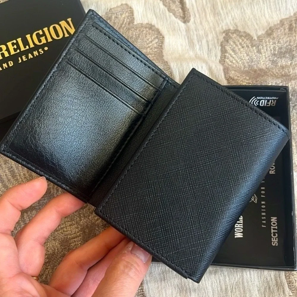 Brand New True Religion Genuine Leather Black/Gold Trifold Pria Wallet RFID